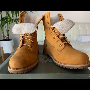 Women’s Timberland Boots (Size 10)